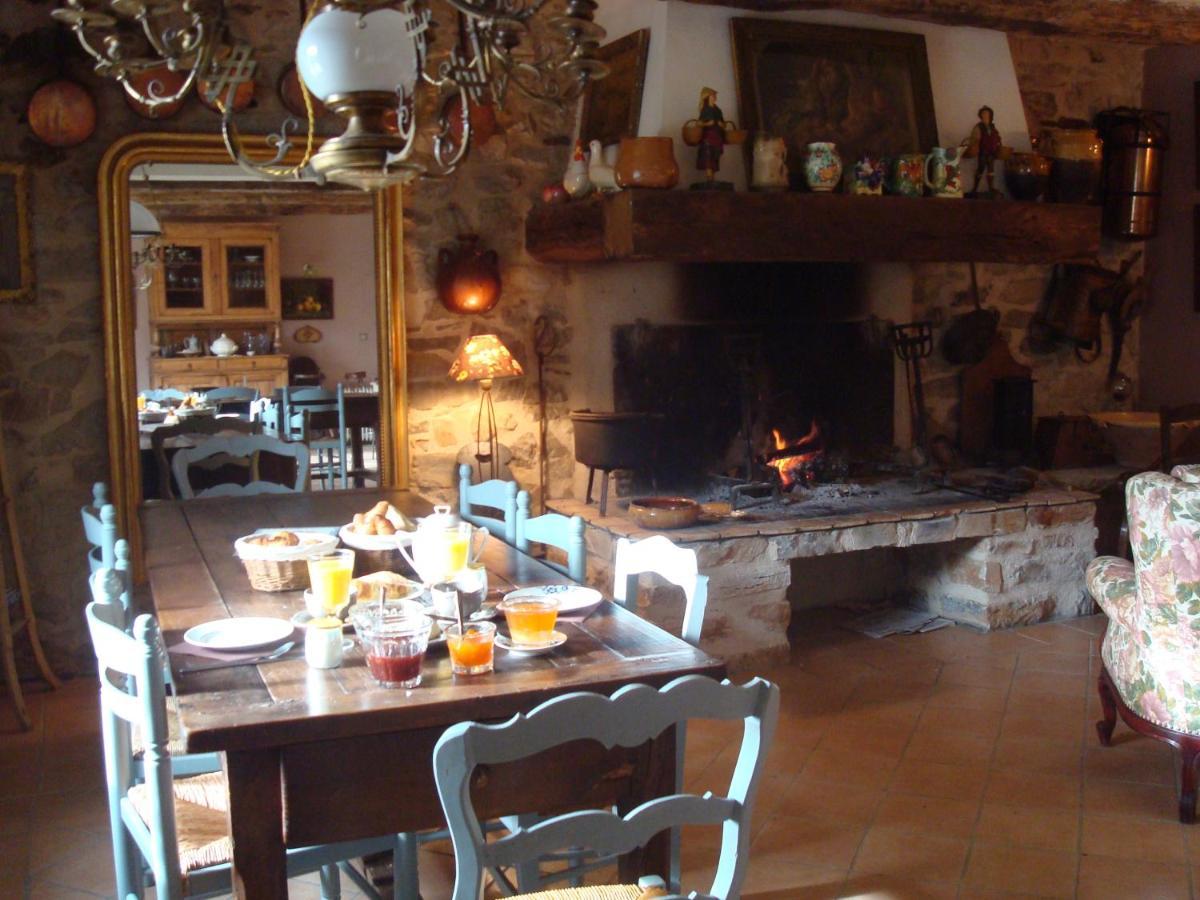 Nabat Le Haut, Chambre Et Table D'Hotes Courniou Bagian luar foto