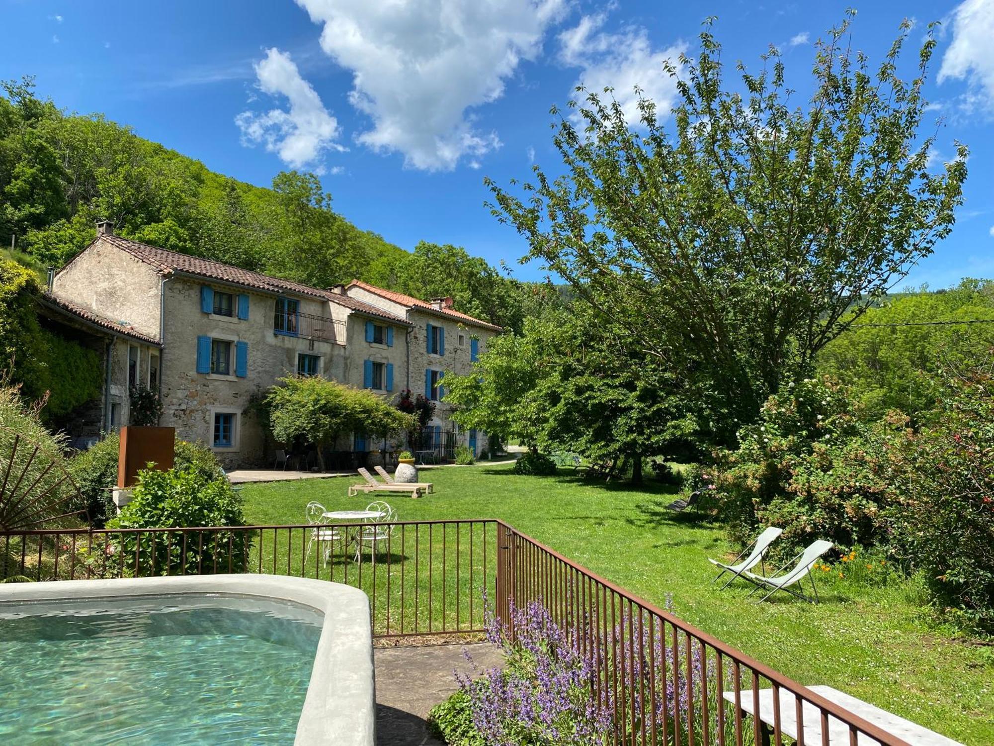 Nabat Le Haut, Chambre Et Table D'Hotes Courniou Bagian luar foto
