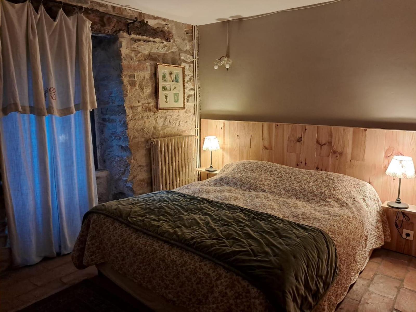 Nabat Le Haut, Chambre Et Table D'Hotes Courniou Bagian luar foto