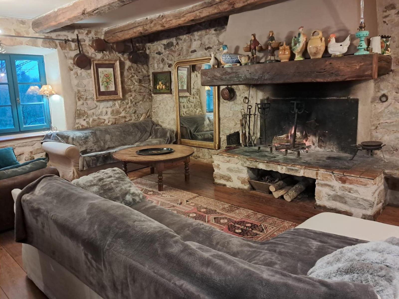 Nabat Le Haut, Chambre Et Table D'Hotes Courniou Bagian luar foto