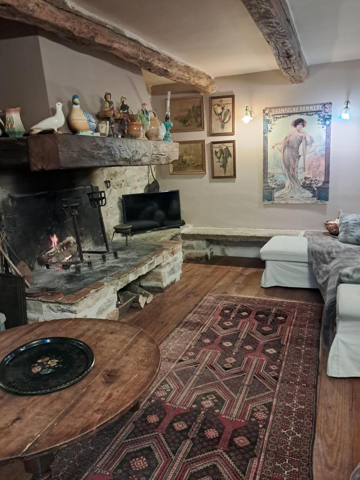 Nabat Le Haut, Chambre Et Table D'Hotes Courniou Bagian luar foto