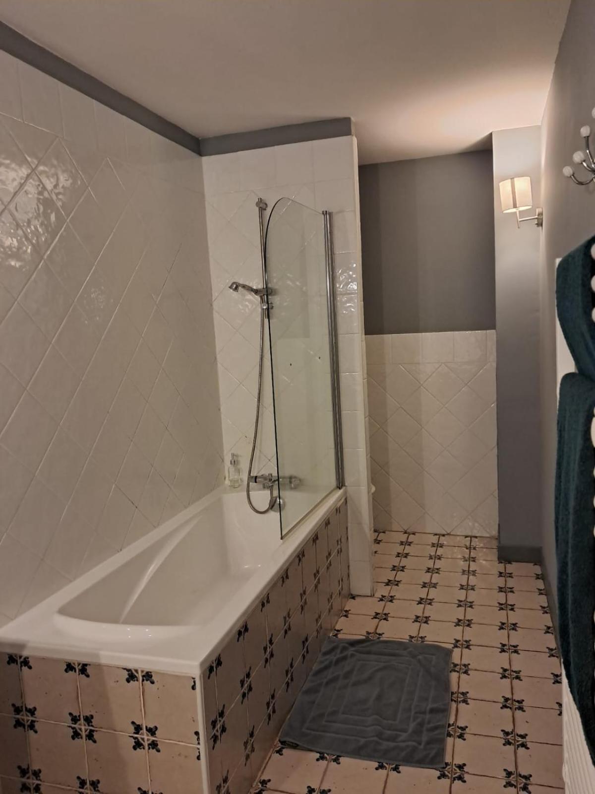 Nabat Le Haut, Chambre Et Table D'Hotes Courniou Bagian luar foto