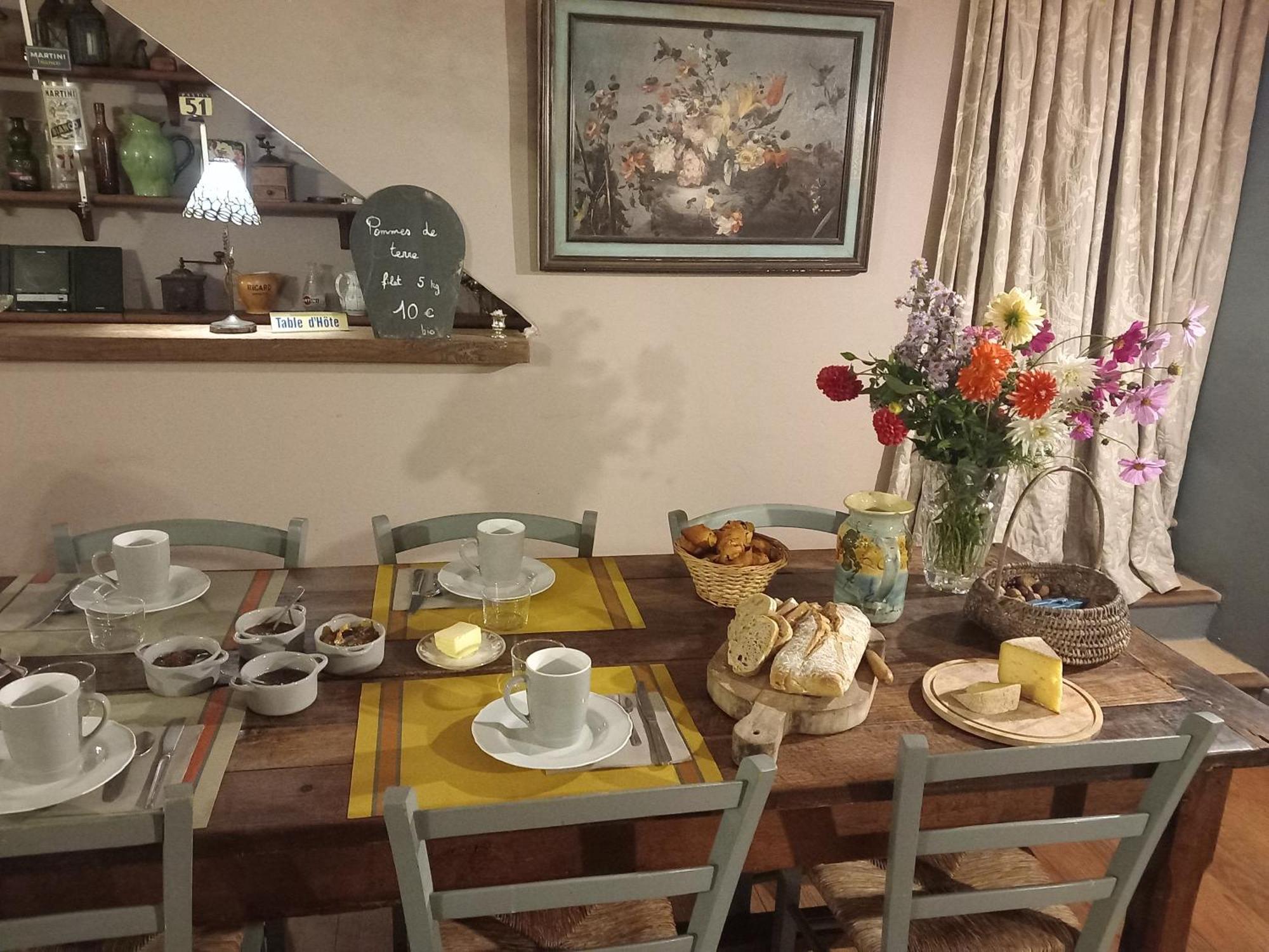 Nabat Le Haut, Chambre Et Table D'Hotes Courniou Bagian luar foto